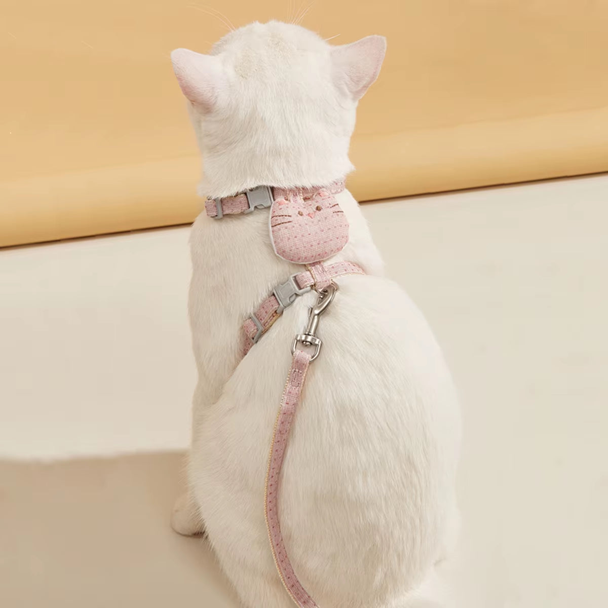 Adjustable Cat Harness Leash Set for Walking, Safety Belt