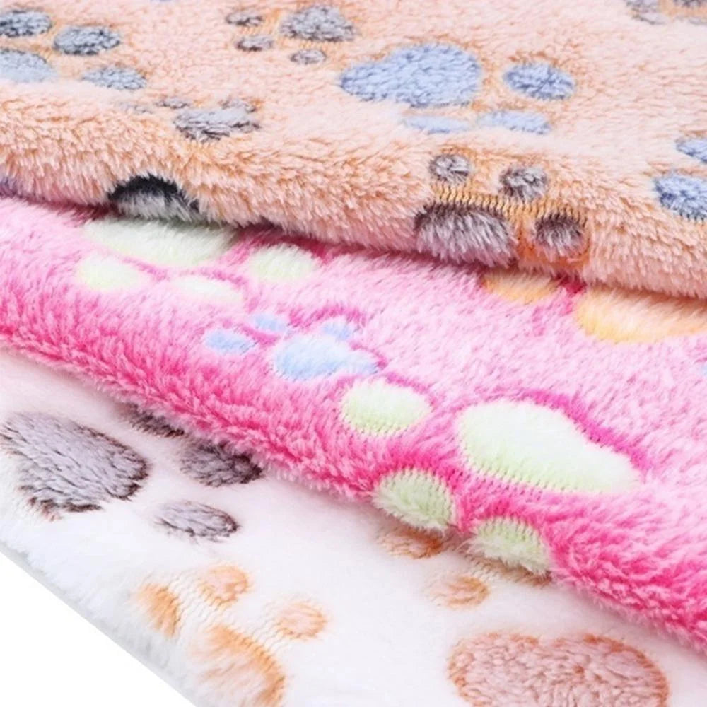Soft Cartoon Pet Blanket – Warm, Fluffy & Cozy Mat