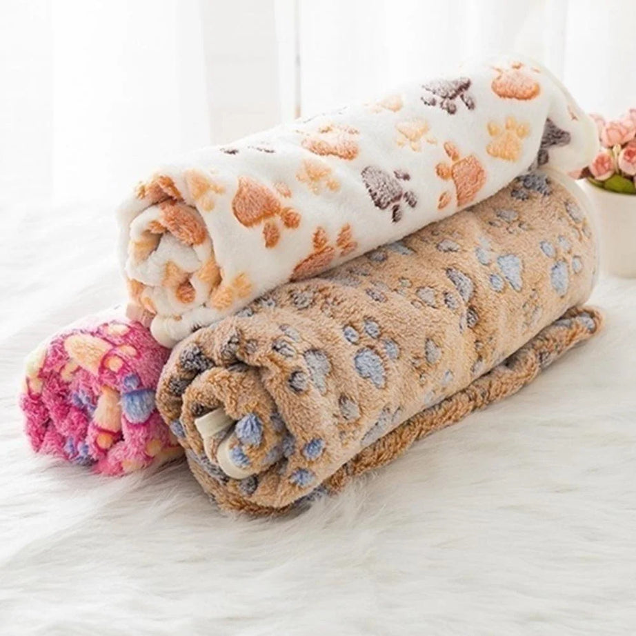 Soft Cartoon Pet Blanket – Warm, Fluffy & Cozy Mat